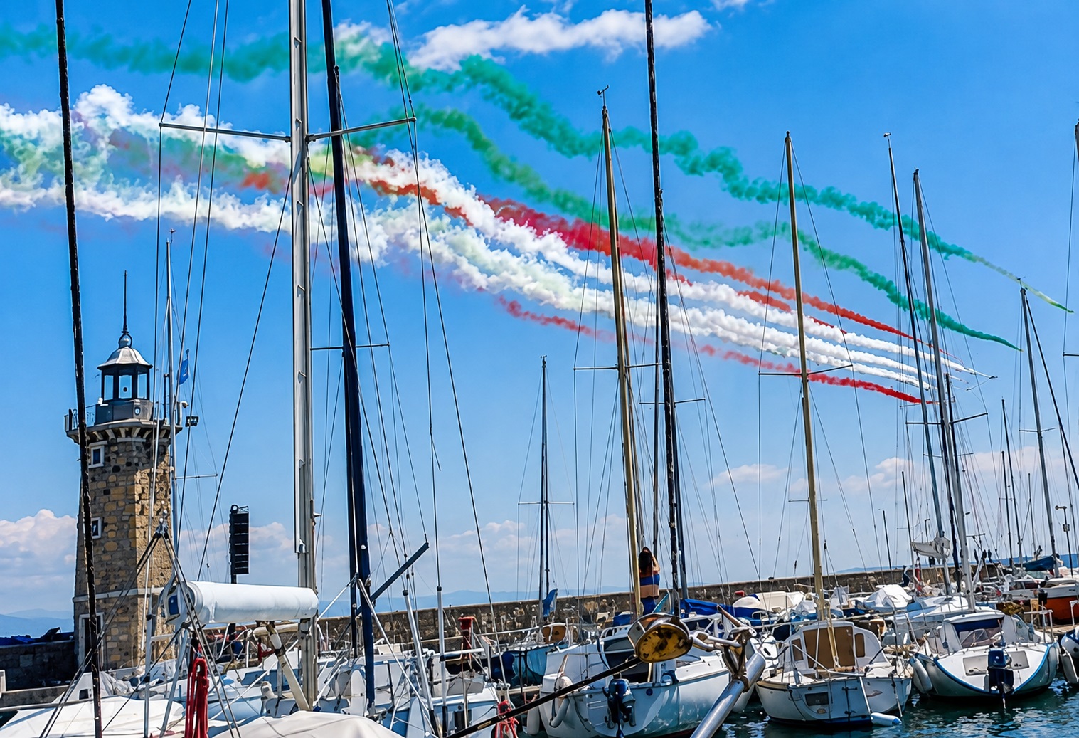 Frecce Tricolori, il cielo dà spettacolo