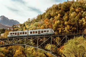 Il foliage accende la Vigezzina-Centovalli